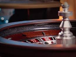Standard-tier Teen Patti table with side-bet options